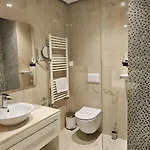 Queen Hotell 4*