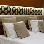 Hotell Queen 4*
