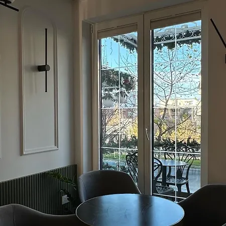 酒店 Queen Selitë e Vogël