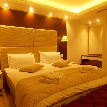 Queen Hotel Selitë e Vogël