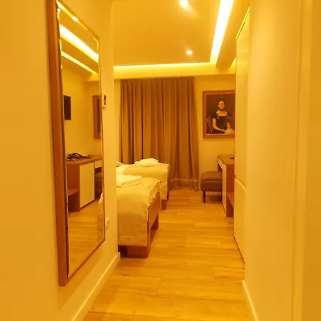 Queen Hotel