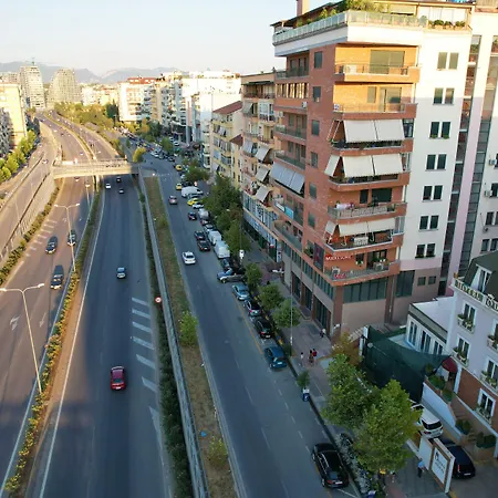 Queen 4* Selitë e Vogël