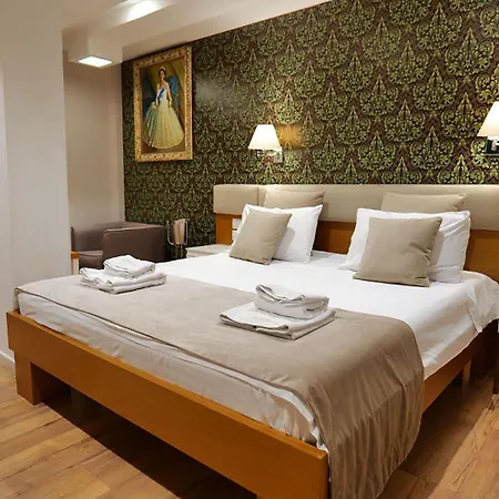 Queen Selitë e Vogël