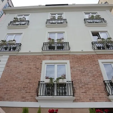 Queen Hotel
