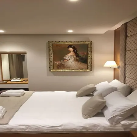 Queen Selitë e Vogël