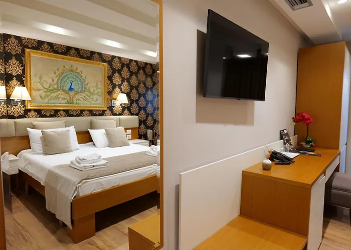 Hotel Queen Hotel 4*