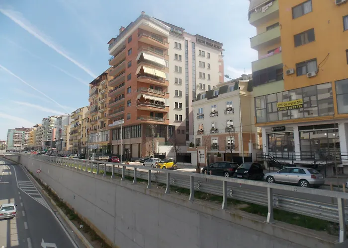 Queen Hotell Selitë e Vogël