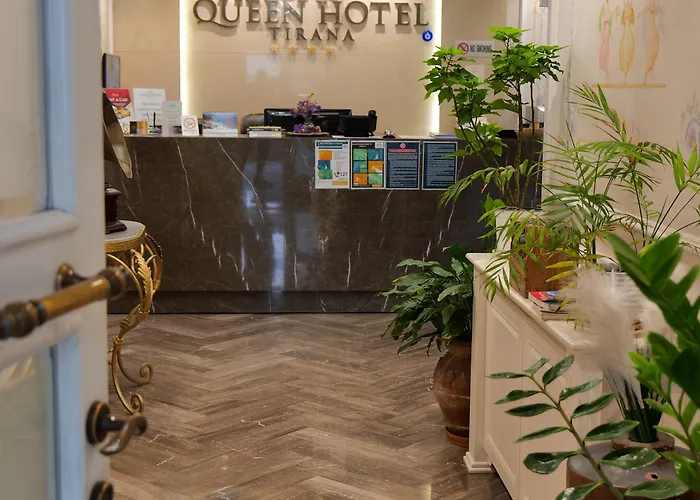 Hotel Queen