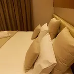 Queen Hotel 4*