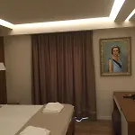 Queen 4*