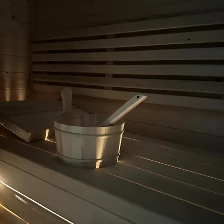 Queen Hotel Selitë e Vogël