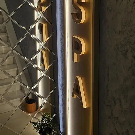 Hotel Hotel Queen 4*