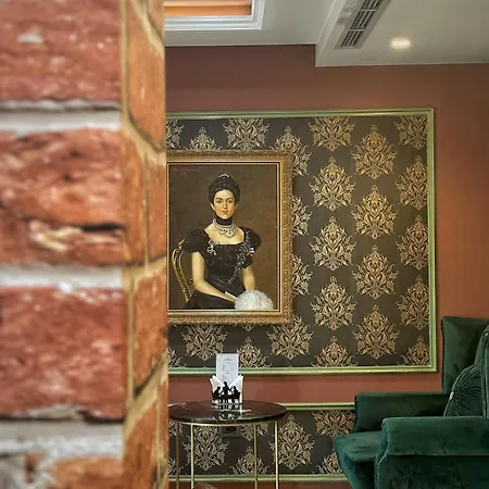 Queen Selita e Vogel