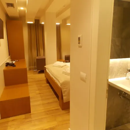 Hotel Queen Selitë e Vogël