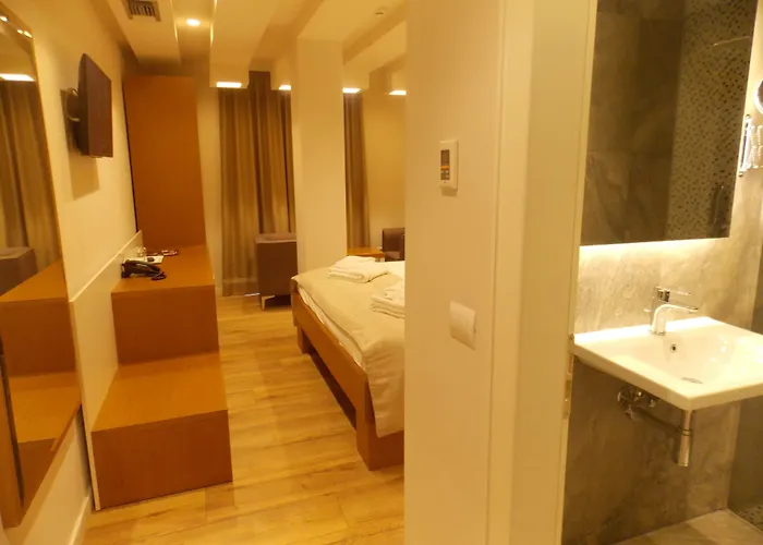 Hotel Queen Selitë e Vogël